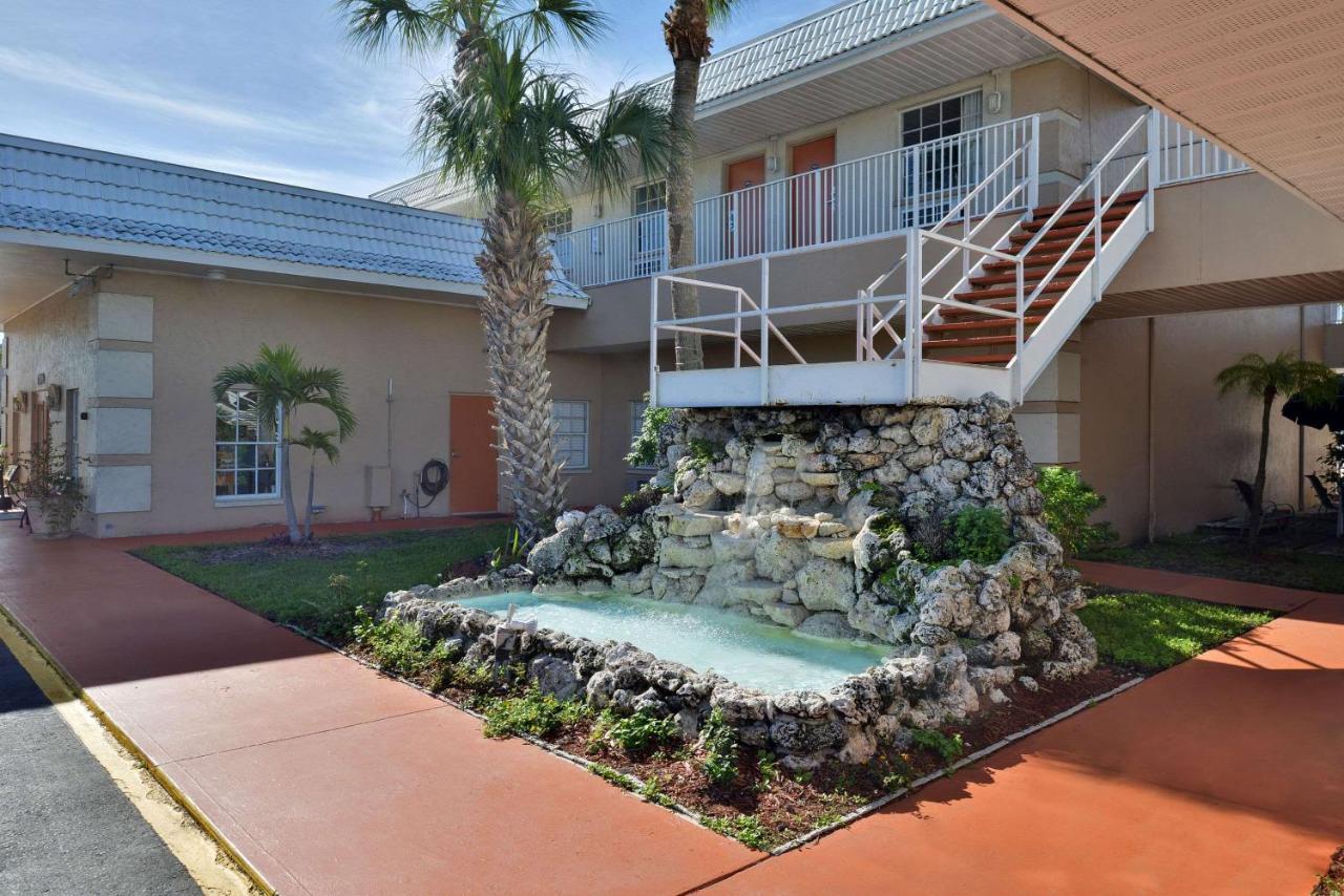 Travelodge By Wyndham Venice Venice Gardens Exteriör bild